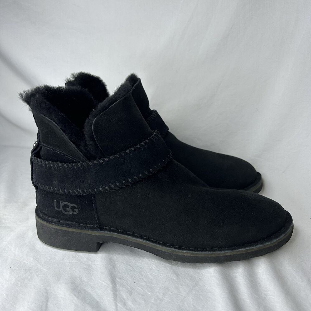 UGG McKay Water Resistant Genuine Shearling Bootie Size 7 - 1012358 - Black